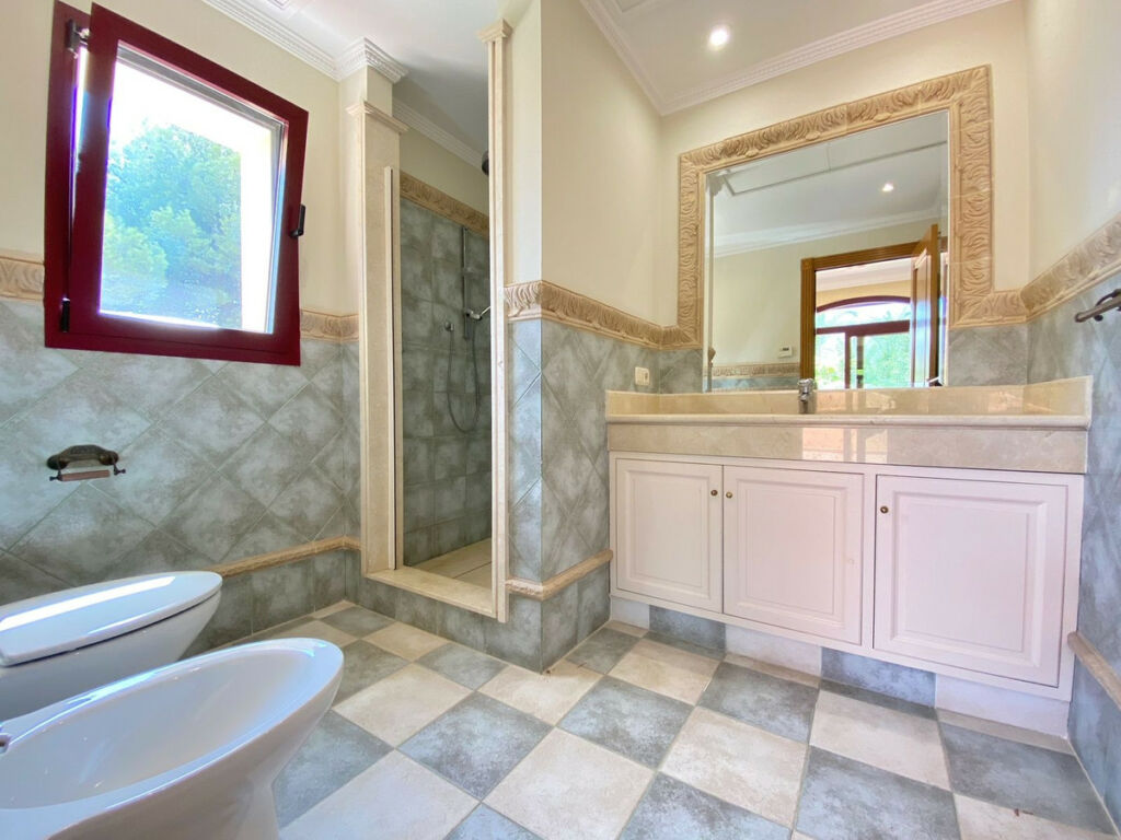 Detached Villa Sierra Blanca Málaga - image 39