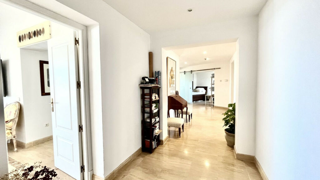 Penthouse Río Real Málaga - image 33