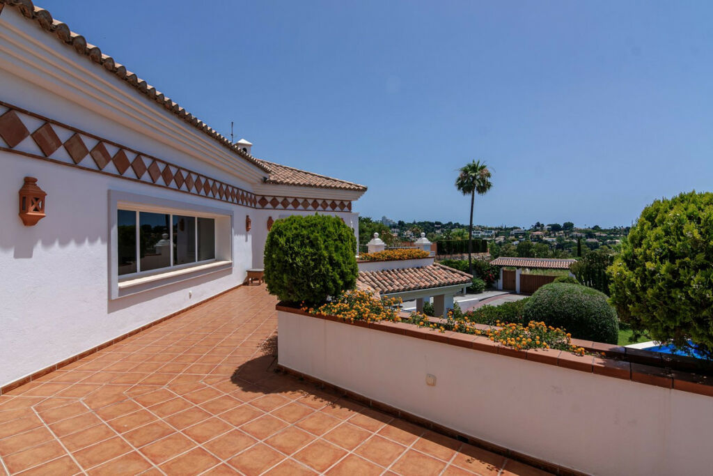 Detached Villa Benahavís Málaga - image 33