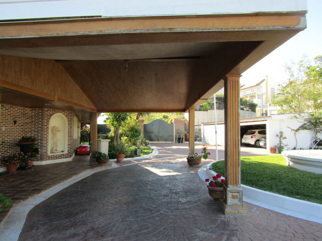 Detached Villa Málaga Este Málaga - image 32
