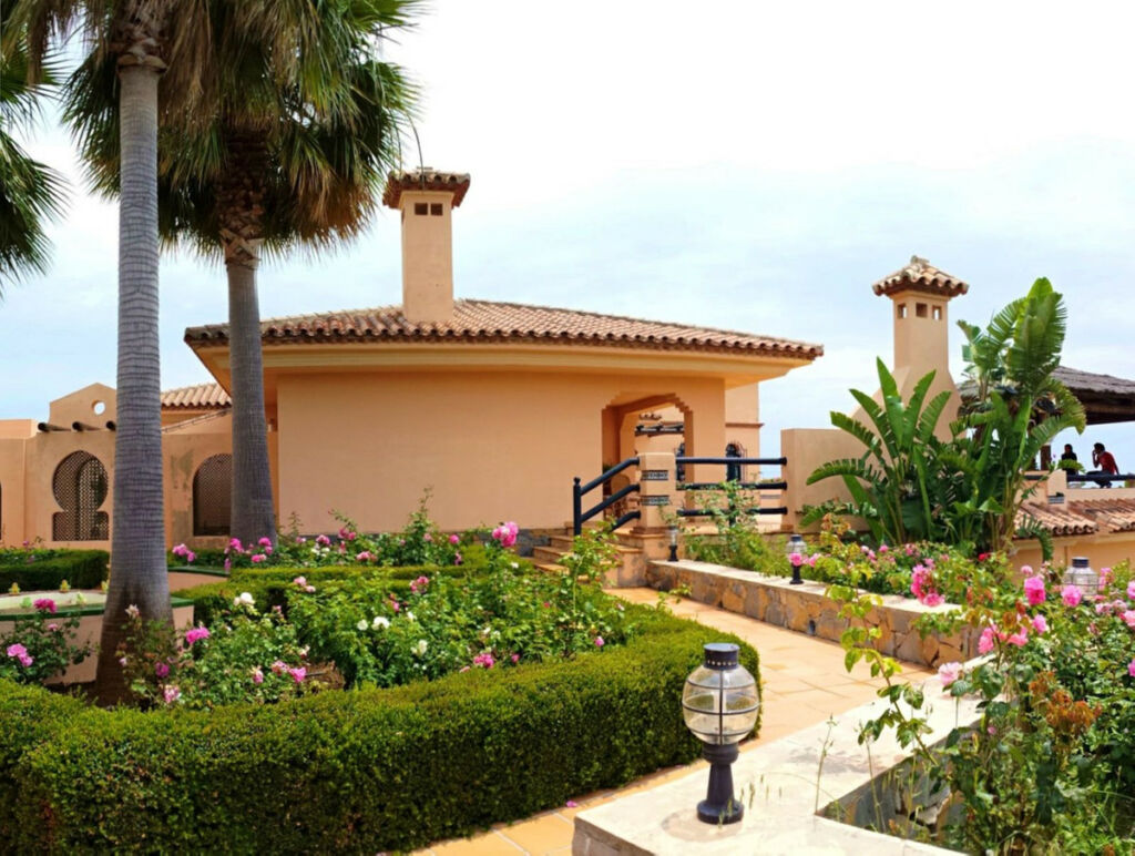 Detached Villa Estepona Málaga - image 33