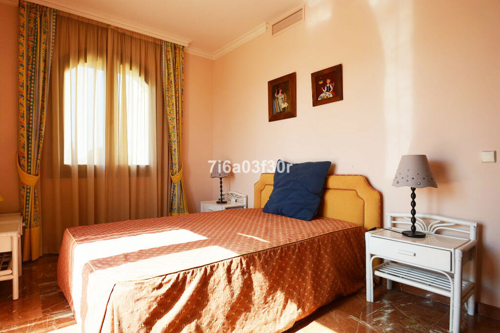 Detached Villa Nueva Andalucía Málaga - image 34