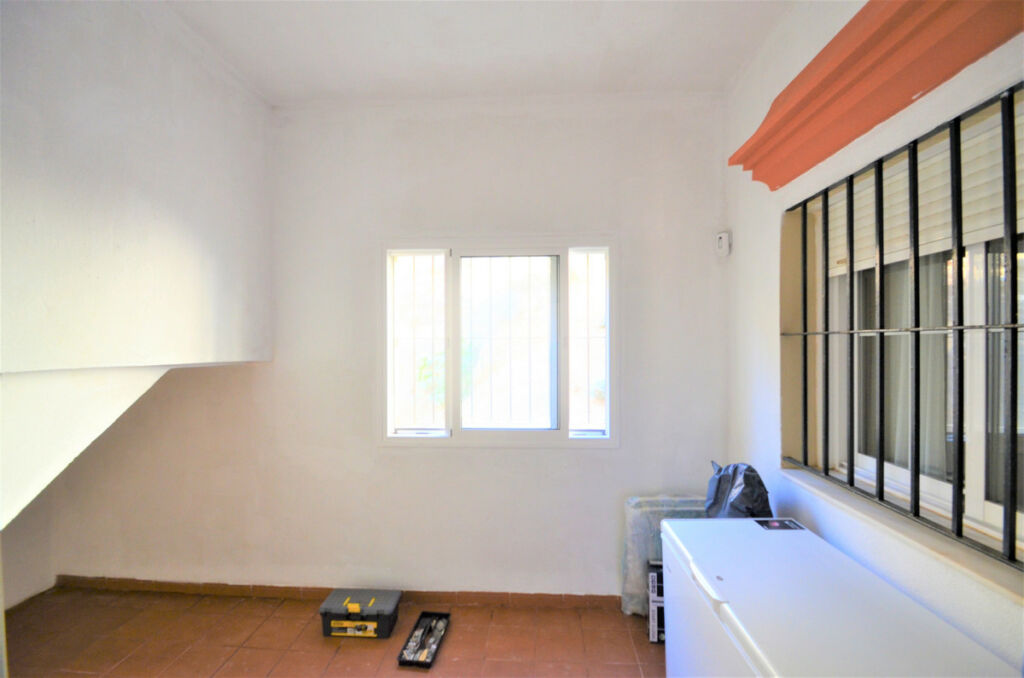 Middle Floor Apartment La Duquesa Málaga - image 34