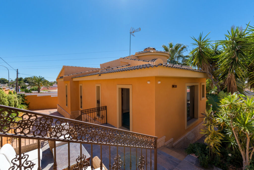 Detached Villa Ciudad Quesada Alicante - image 34