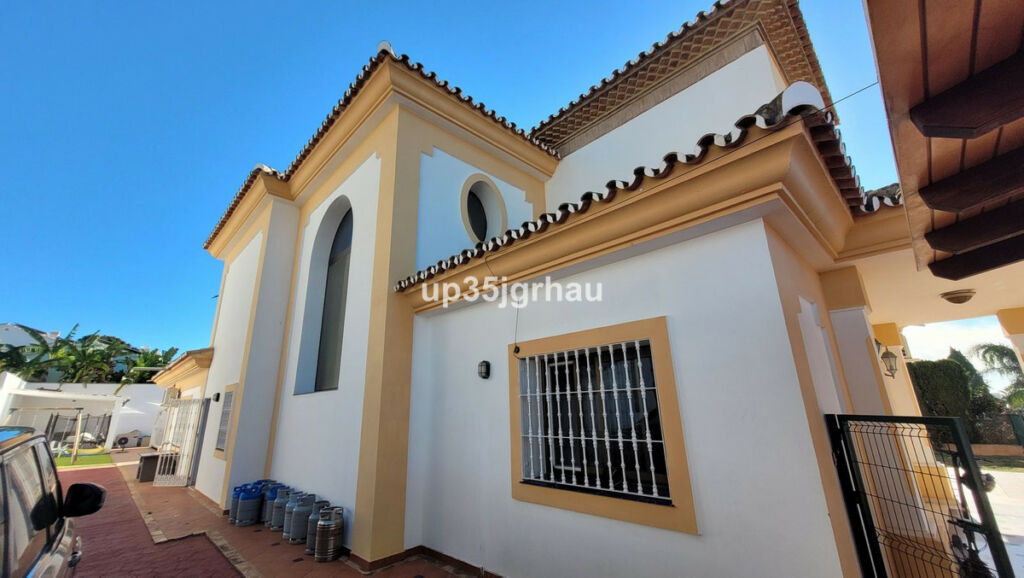 Detached Villa Bel Air Málaga - image 34