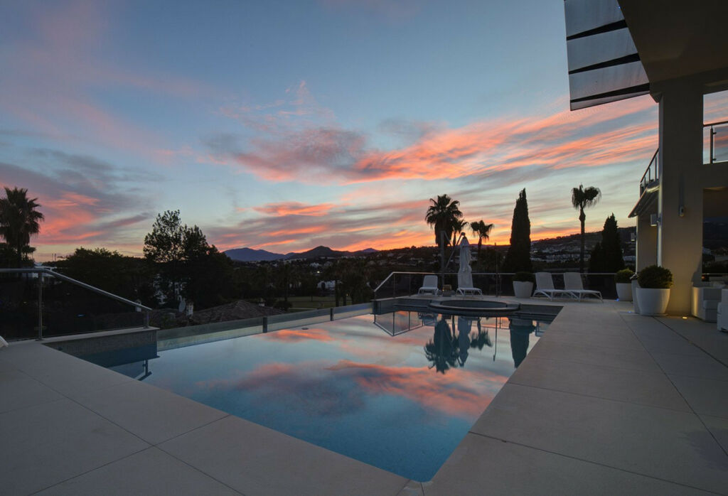 Detached Villa Nueva Andalucía Málaga - image 34
