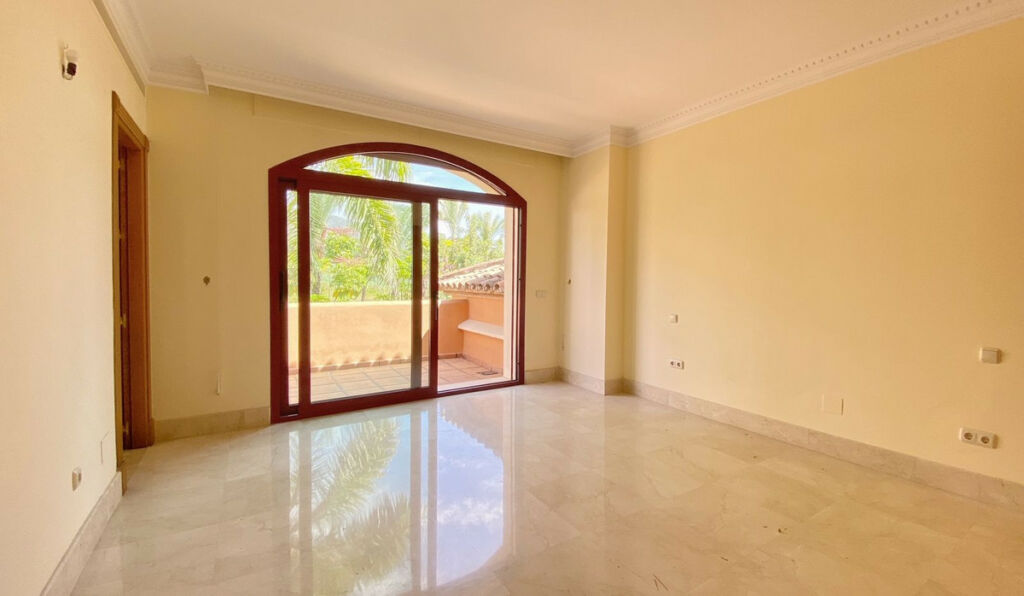 Detached Villa Sierra Blanca Málaga - image 41