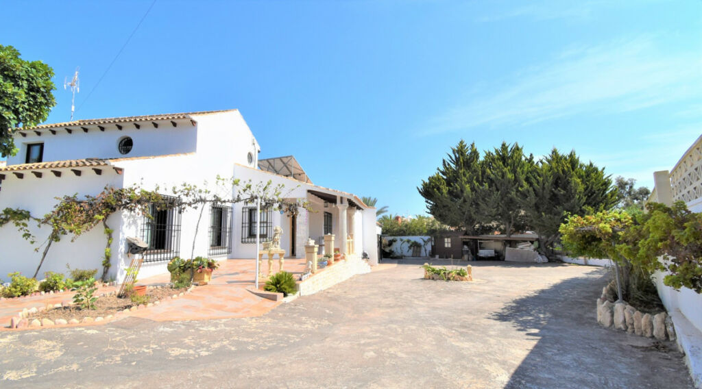 Detached Villa Villamartin Alicante - image 35