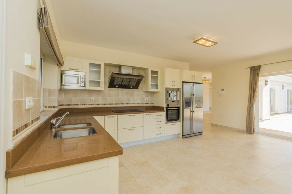 Detached Villa Valtocado Málaga - image 36