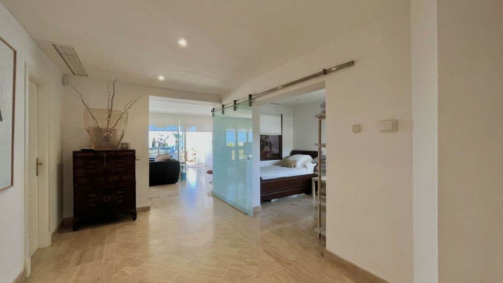 Penthouse Río Real Málaga - image 35