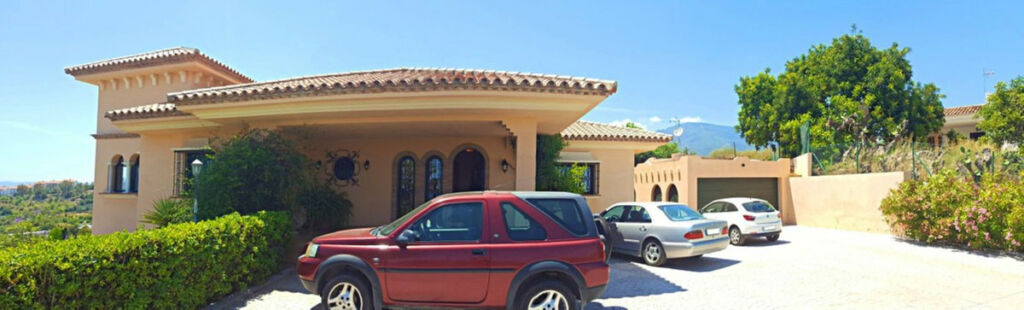 Detached Villa Estepona Málaga - image 35