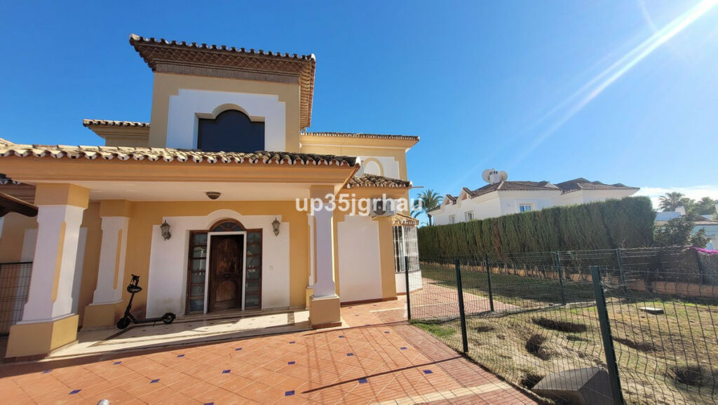 Detached Villa Bel Air Málaga - image 35