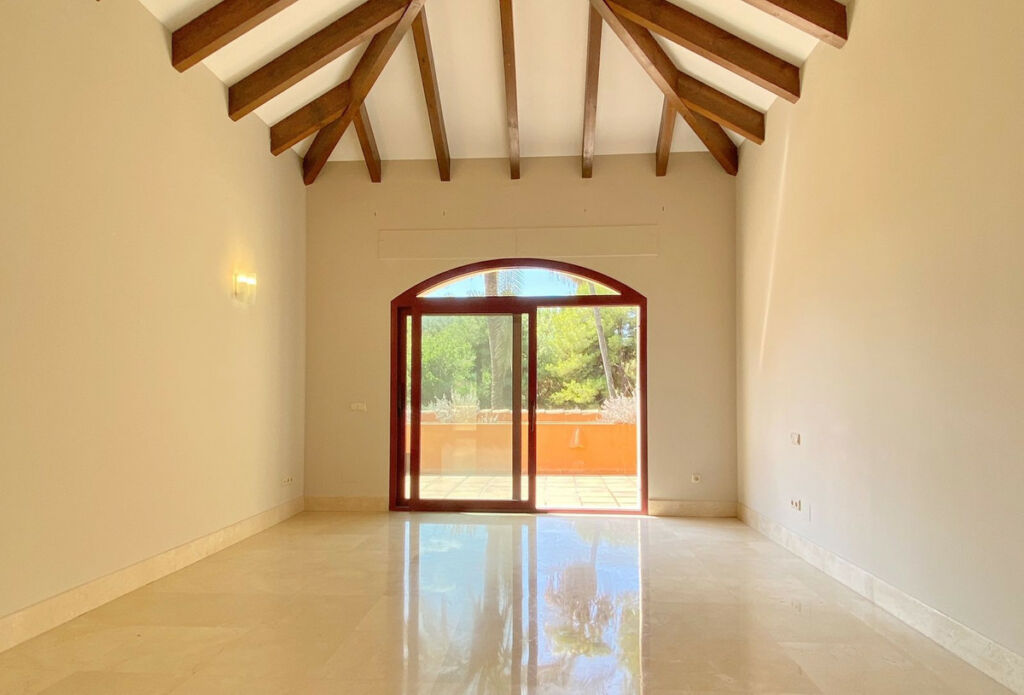 Detached Villa Sierra Blanca Málaga - image 42