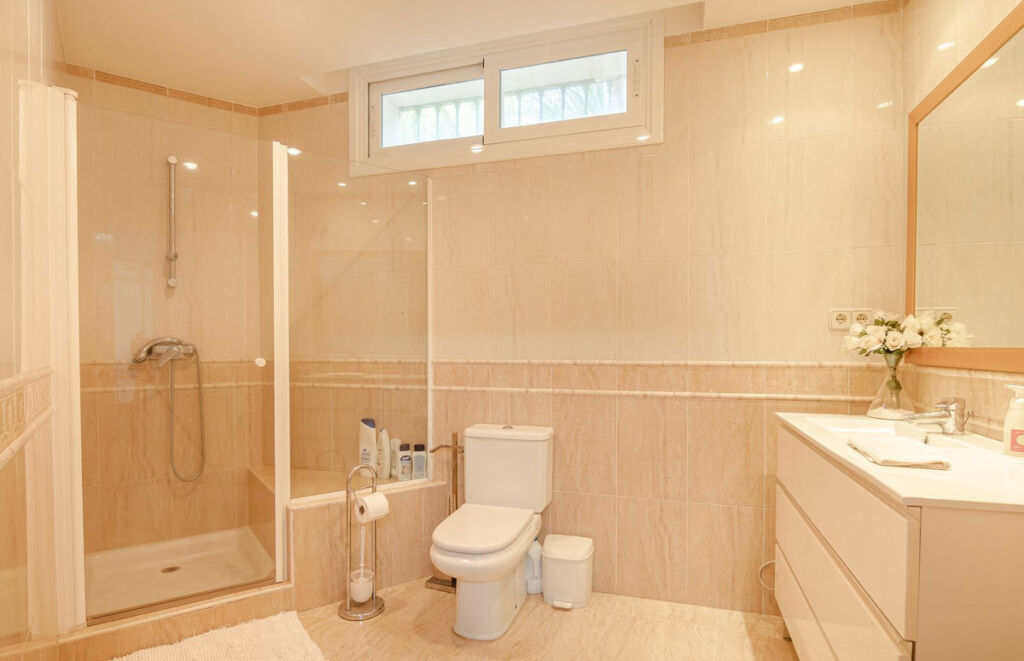 Detached Villa Benahavís Málaga - image 36