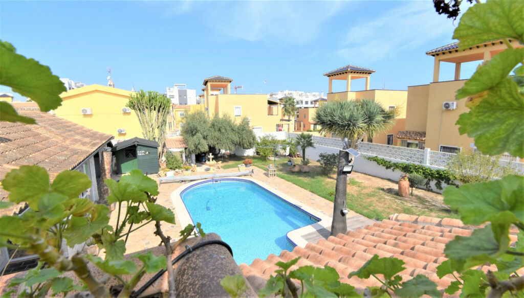 Detached Villa Villamartin Alicante - image 36