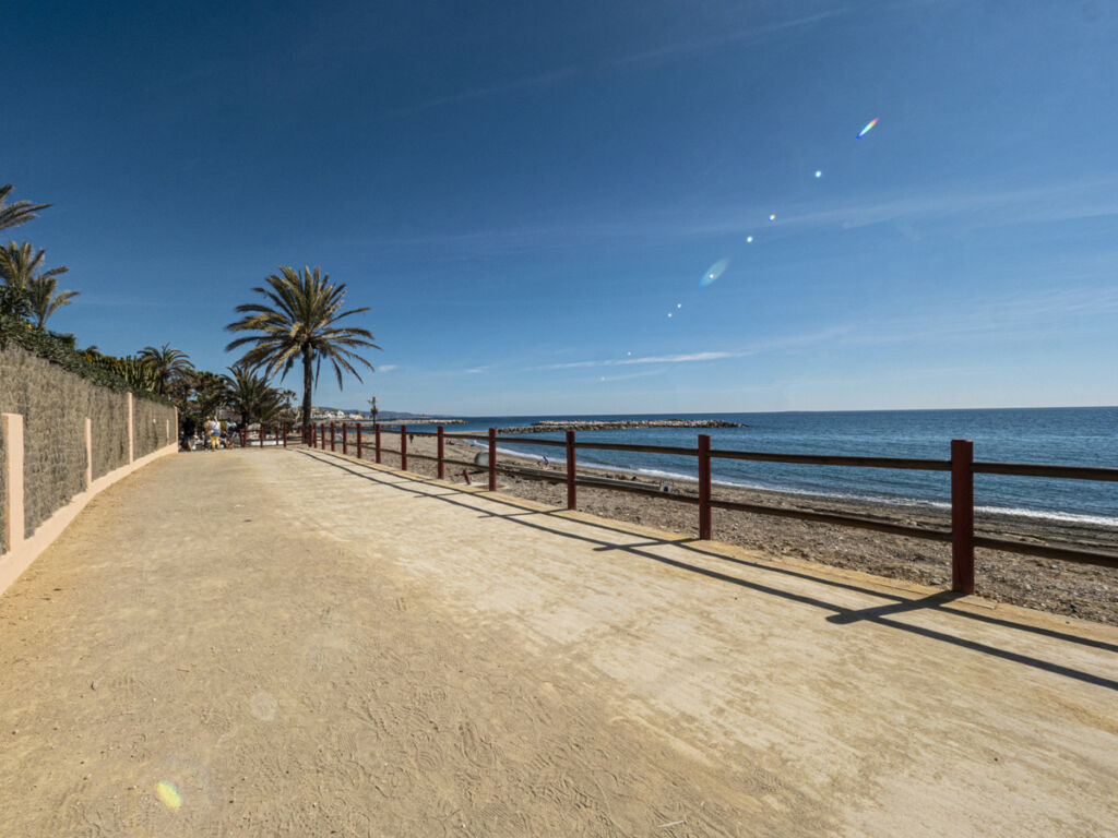 Middle Floor Apartment Puerto Banús Málaga - image 37