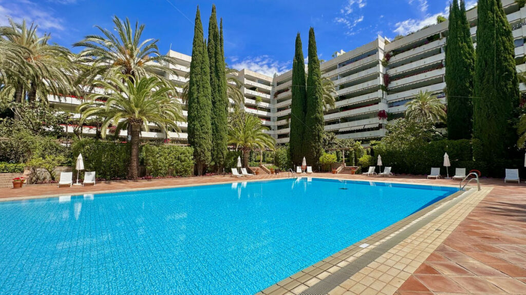 Middle Floor Apartment The Golden Mile Málaga - image 37