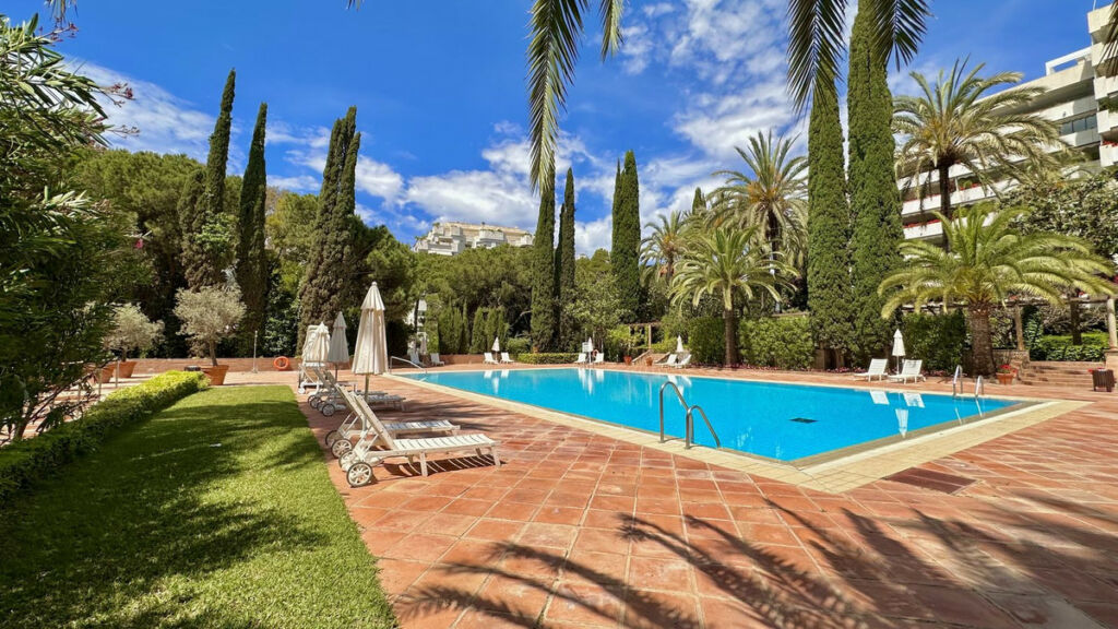 Middle Floor Apartment The Golden Mile Málaga - image 38