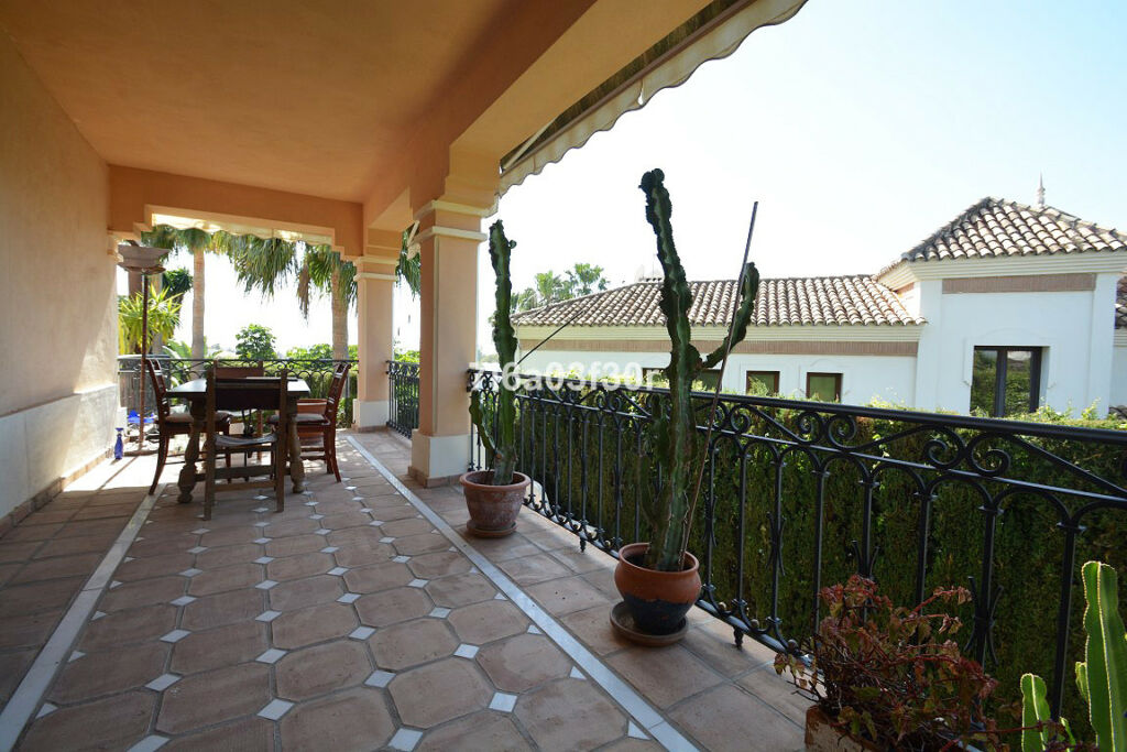 Detached Villa Nueva Andalucía Málaga - image 38