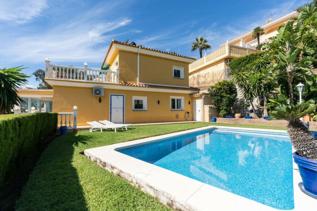 Detached Villa Torrenueva Málaga - image 2