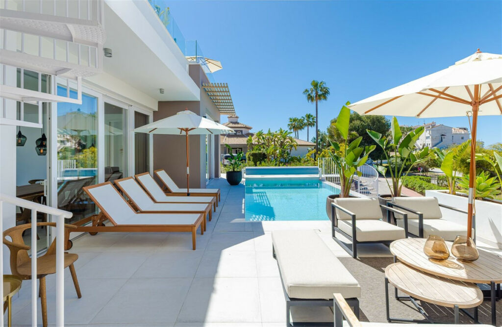 Detached Villa Riviera del Sol Málaga - image 39
