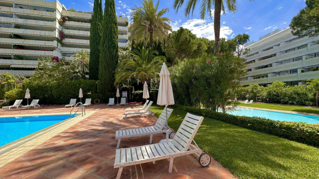 Middle Floor Apartment The Golden Mile Málaga - image 39