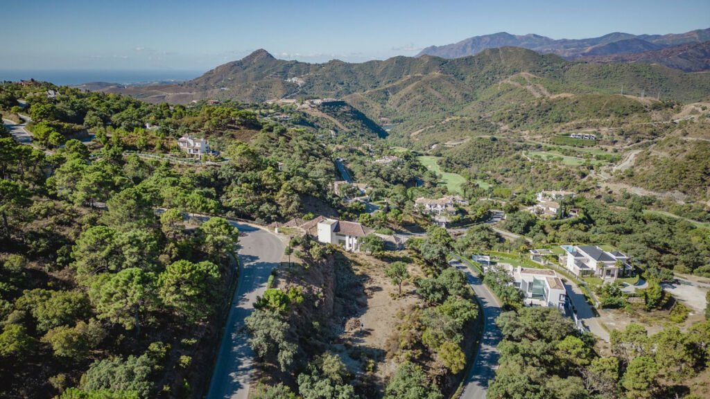 Residential Plot La Zagaleta Málaga - image 4