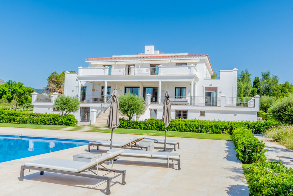 Detached Villa Guadalmina Alta Málaga - image 4