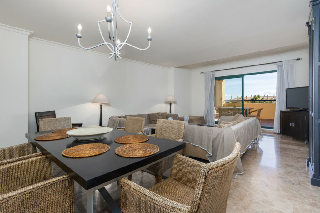 Top Floor Apartment San Pedro de Alcántara Málaga - image 4