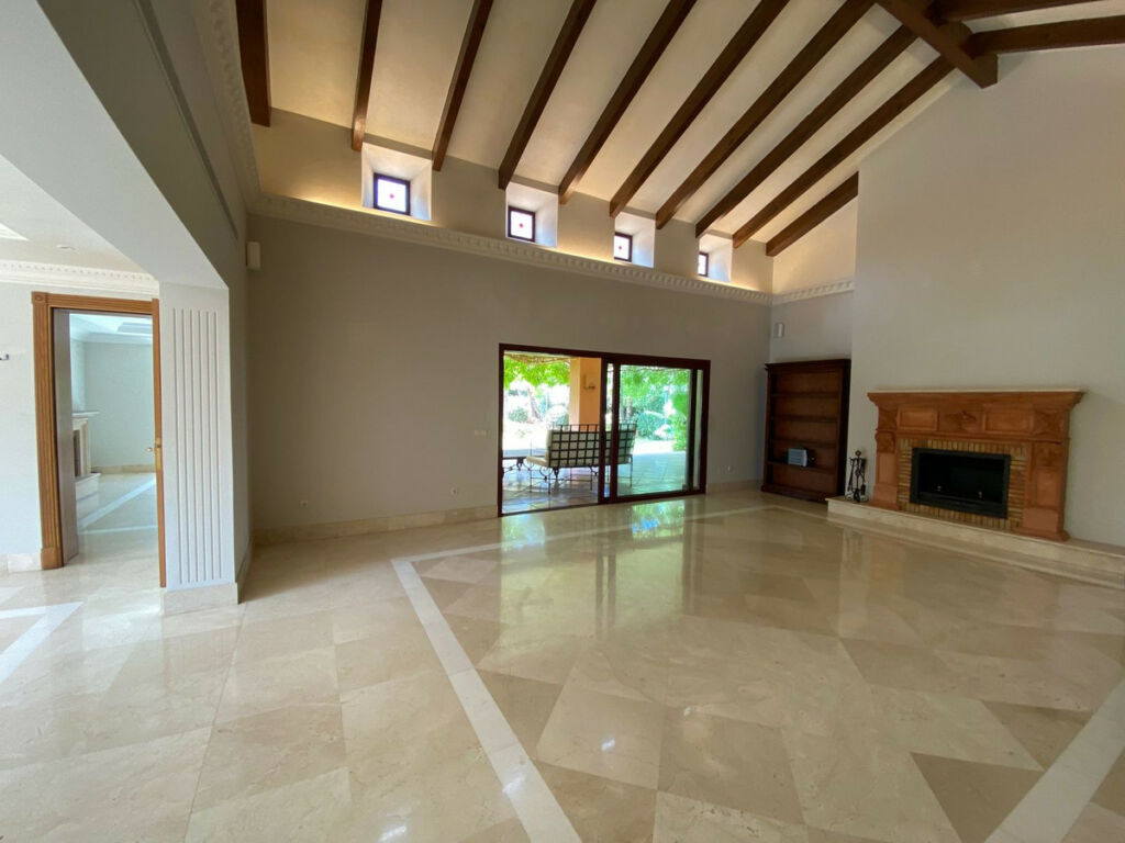 Detached Villa Sierra Blanca Málaga - image 10