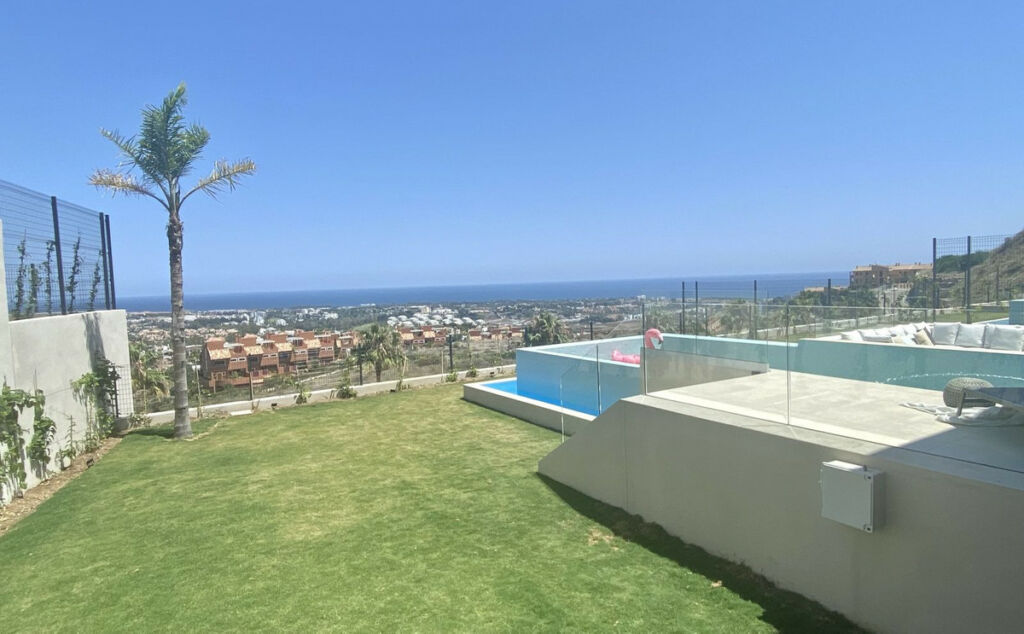 Detached Villa Benahavís Málaga - image 4