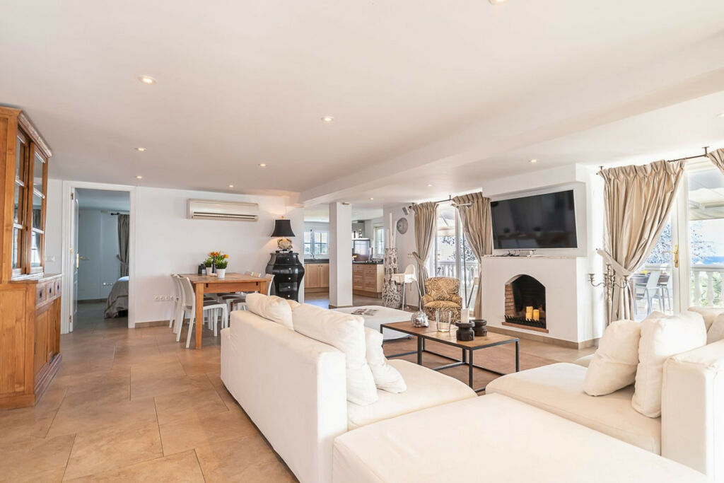 Detached Villa Torrenueva Málaga - image 4