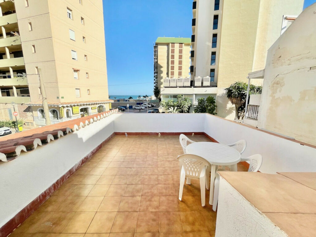 Detached Villa Fuengirola Málaga - image 4
