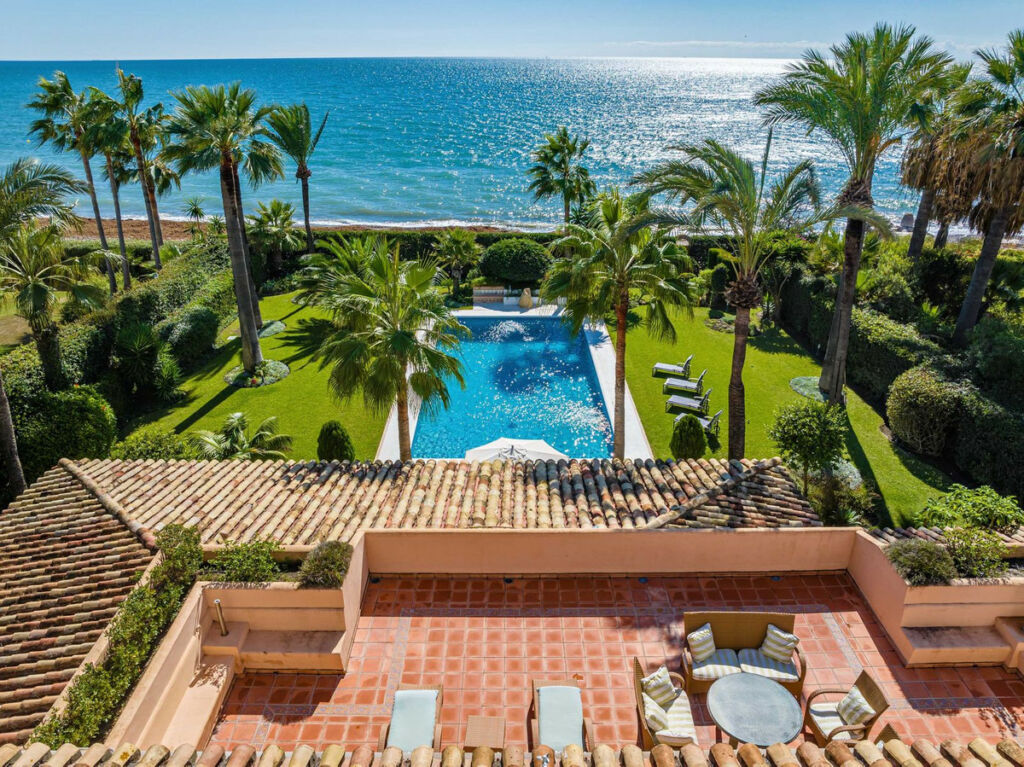 Detached Villa Benamara Málaga - image 4