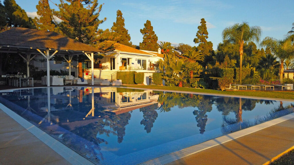 Detached Villa Hacienda Las Chapas Málaga - image 4