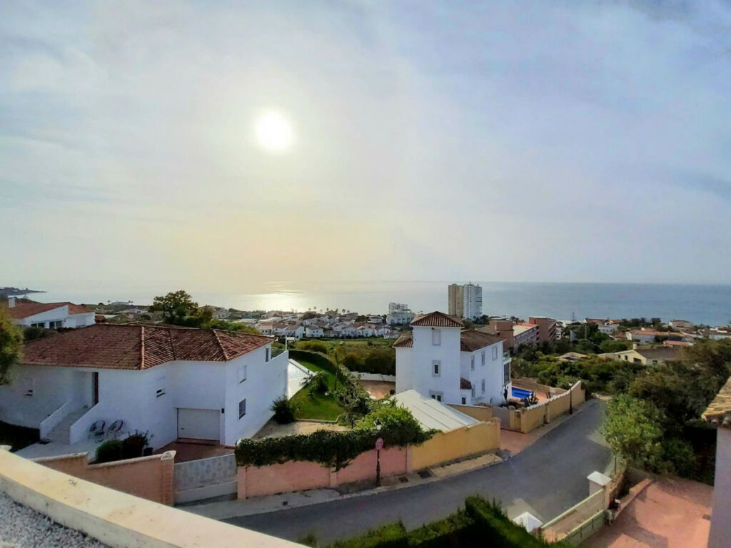 Detached Villa Torreguadiaro Cádiz - image 4