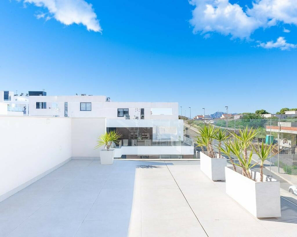 Detached Villa Benijofar Alicante - image 4