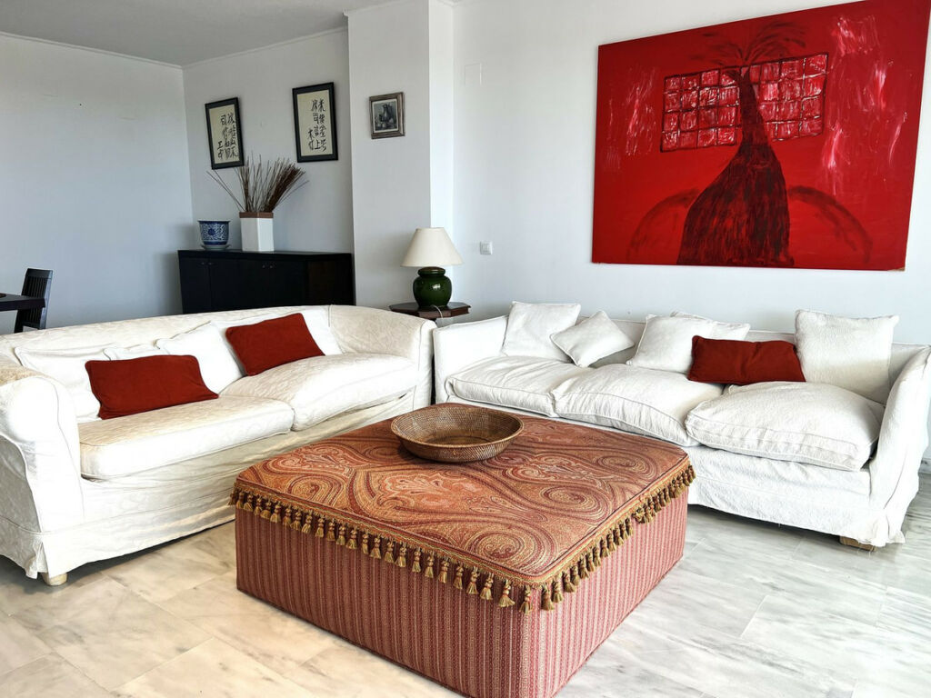 Top Floor Apartment Nueva Andalucía Málaga - image 4