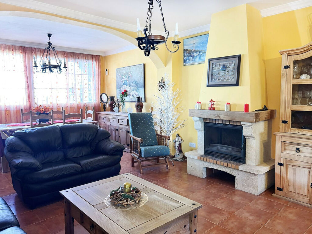 Townhouse San Pedro de Alcántara Málaga - image 4