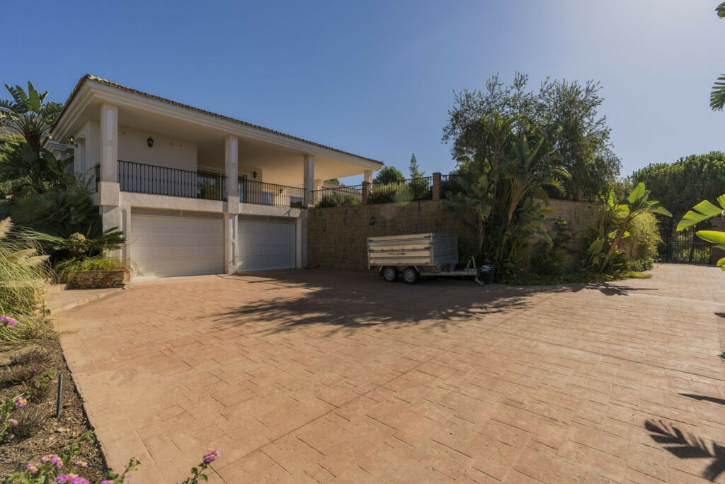 Detached Villa Valtocado Málaga - image 4
