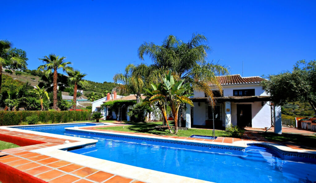 Detached Villa Frigiliana Málaga - image 4