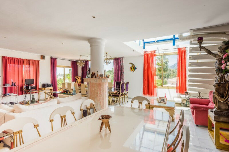 Detached Villa El Rosario Málaga - image 4