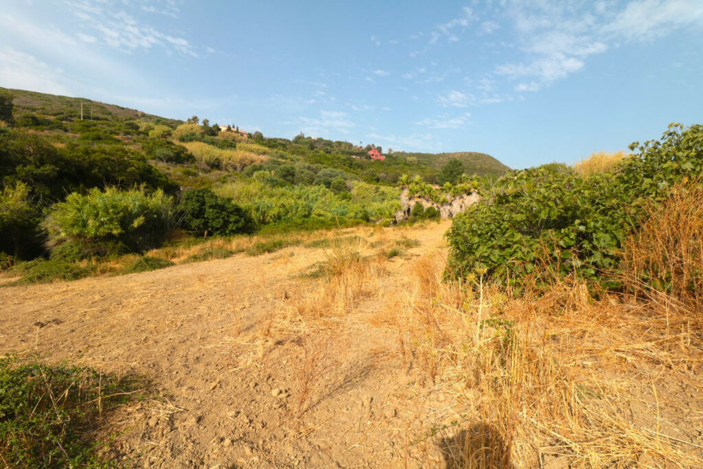 Land with Ruin Manilva Málaga - image 4
