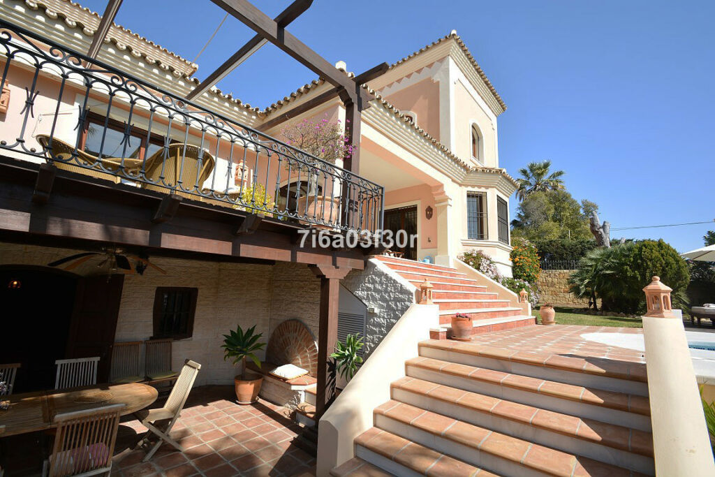 Detached Villa Nueva Andalucía Málaga - image 40