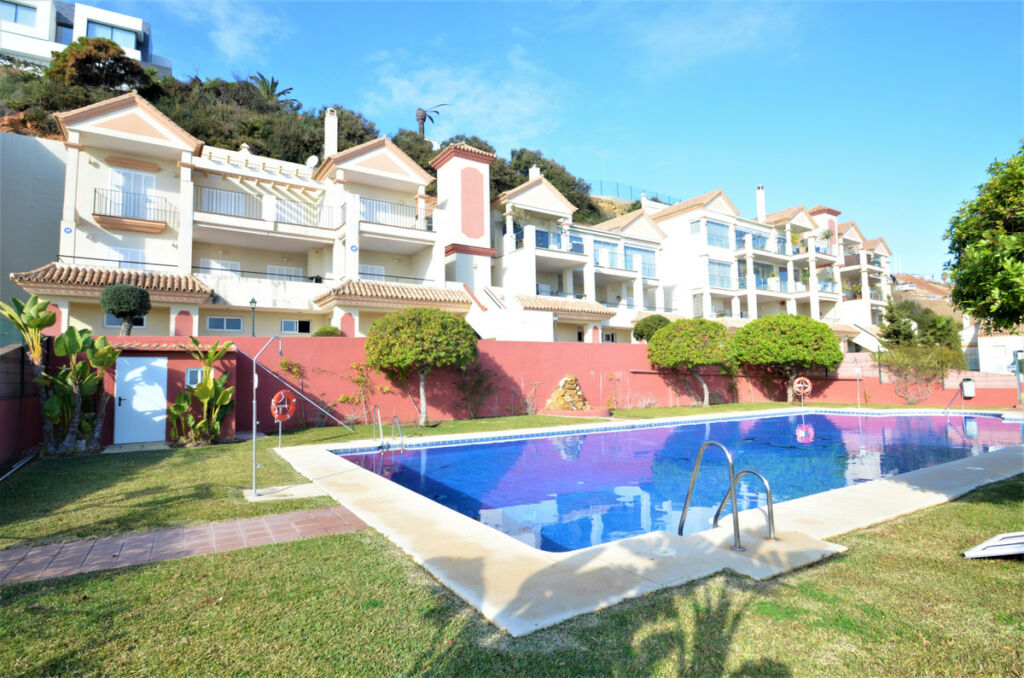 Middle Floor Apartment La Duquesa Málaga - image 40