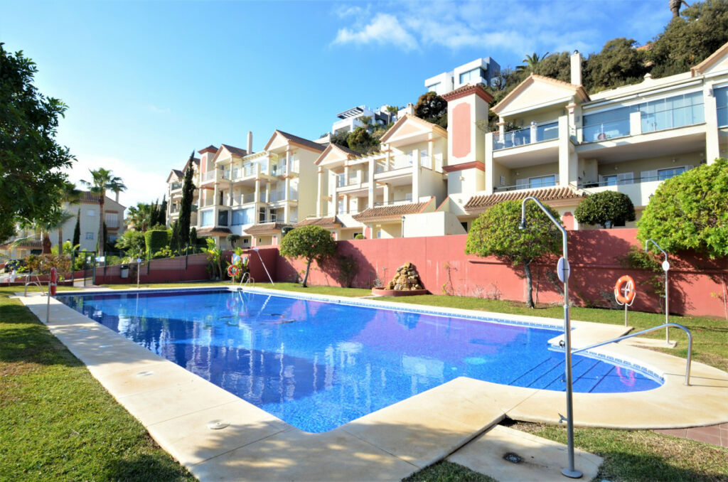 Middle Floor Apartment La Duquesa Málaga - image 41