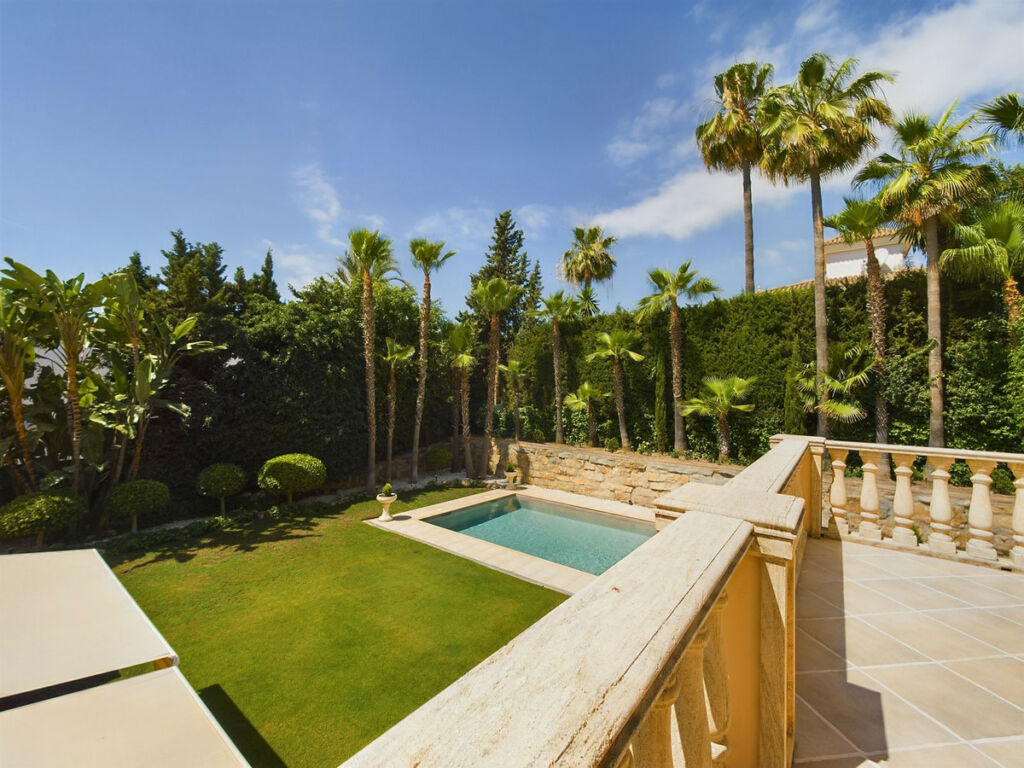 Detached Villa Nueva Andalucía Málaga - image 45