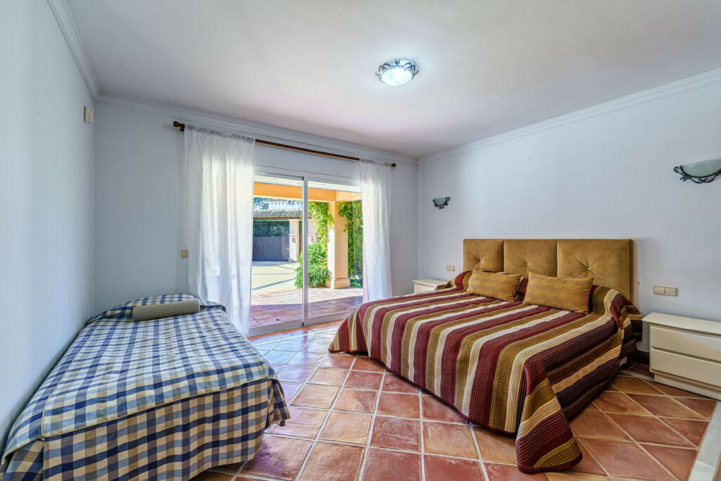 Detached Villa Benamara Málaga - image 46