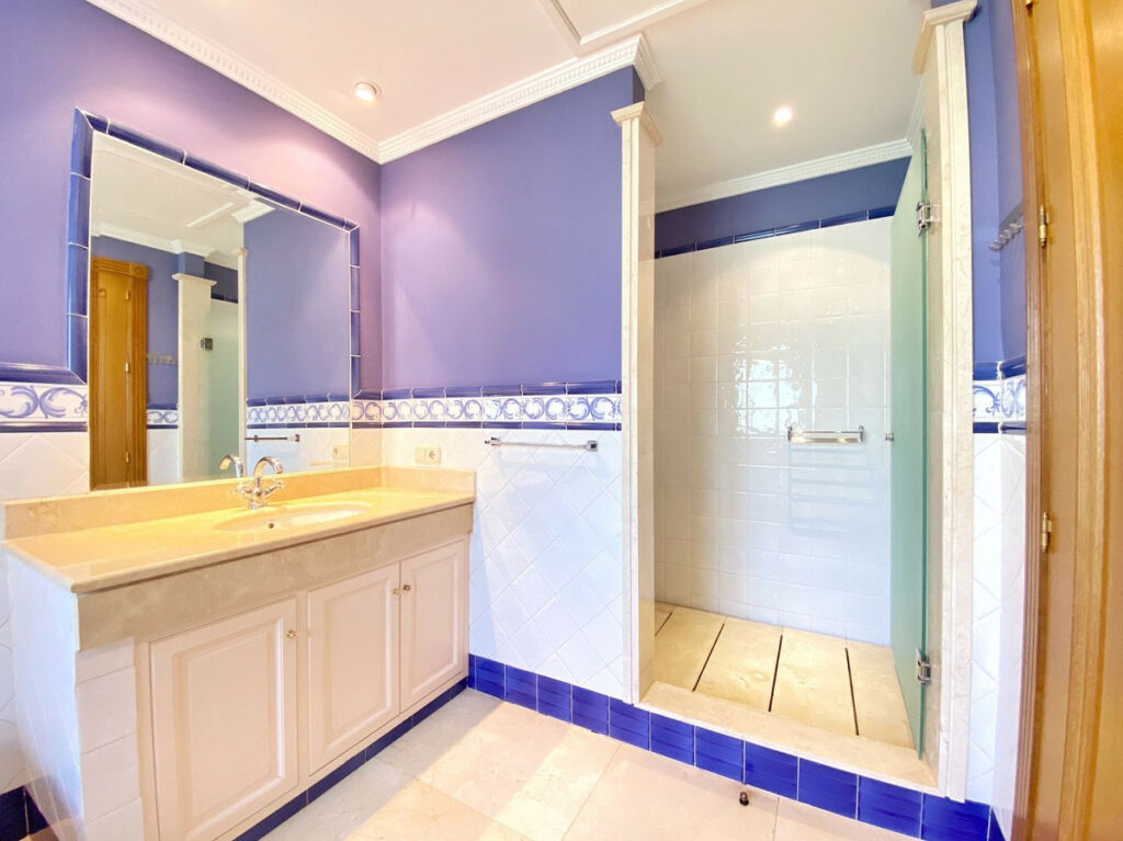 Detached Villa Sierra Blanca Málaga - image 52