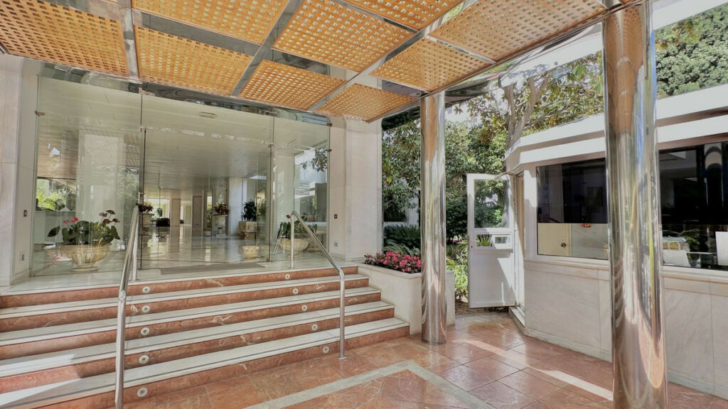 Middle Floor Apartment The Golden Mile Málaga - image 47